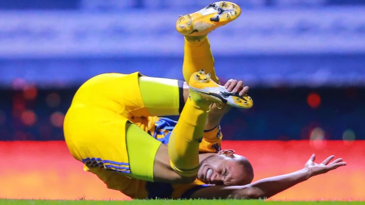 El jugador Carlos González lesionado.