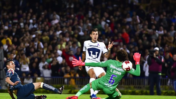 Miguel Herrera prepara un debut para el partido en contra del equipo universitario Miguel Herrera prepara un debut para el partido en contra del equipo universitario