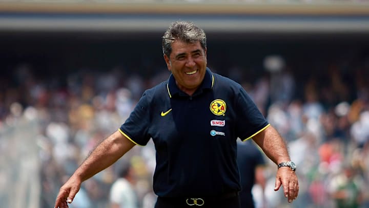 El ex jugador chileno es uno de los mas recalcitrantes aficionados a las Águilas del América, equipo donde tiene el mote de ídolo