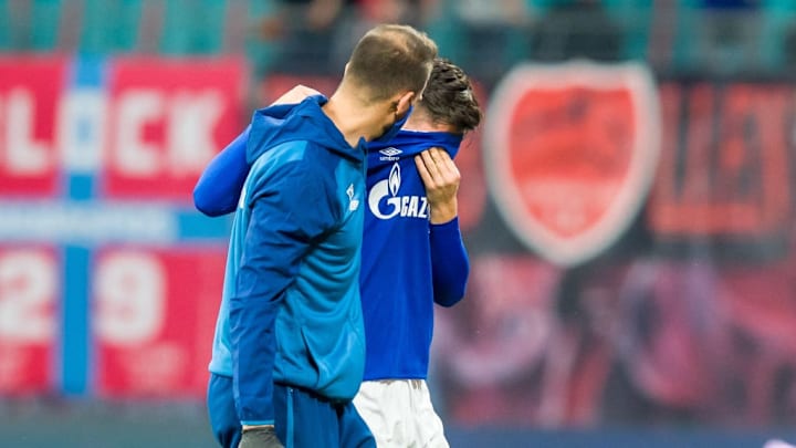 Feuchte Augen bei Suat Serdar während seiner notwendigen Auswechslung