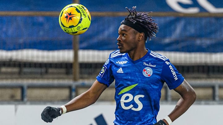 Le Milan AC pourrait accélérer pour Mohamed Simakan. 