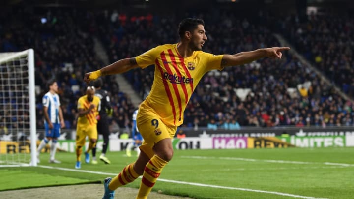 Suárez llega al Atlético para solucionar los problemas de gol 