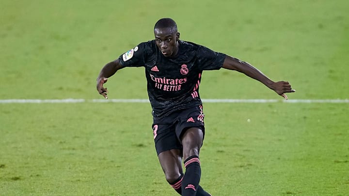 Mendy parece que ha ganado la partida a Marcelo