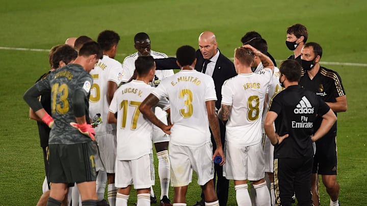 Real Madrid CF v Deportivo Alaves  - La Liga