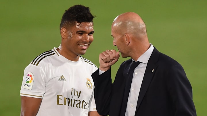 Casemiro (kiri) & Zinedine Zidane (kanan) / Real Madrid