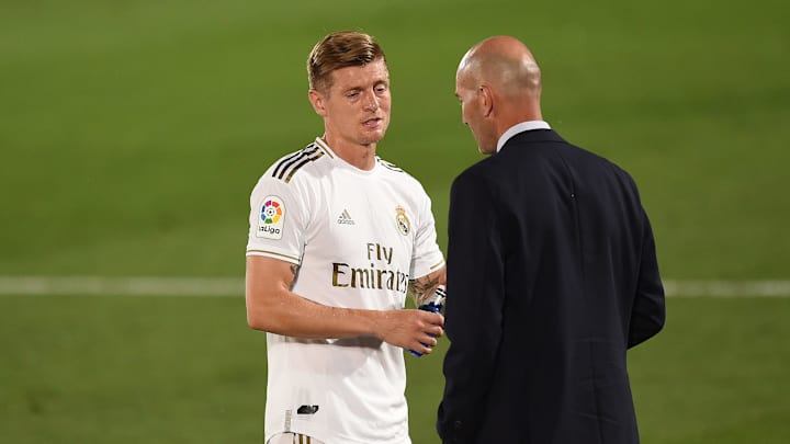 Toni Kroos dan Zinedine Zidane