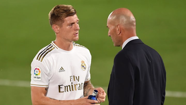 Toni Kroos dan Zinedine Zidane