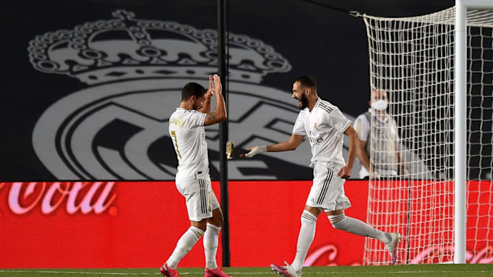 Benzema merayakan golnya bersama Hazard