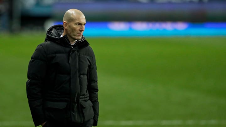 La situation se complique pour Zinédine Zidane. La situation se complique pour Zinédine Zidane.