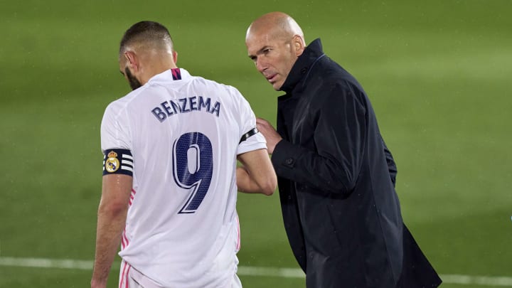 Benzema a tenu à remercier son ancien coach Zinedine Zidane Benzema a tenu à remercier son ancien coach Zinedine Zidane