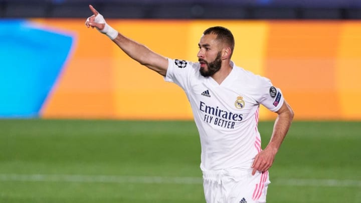 Karim Benzema s'installe encore un peu plus à la table des plus grands.