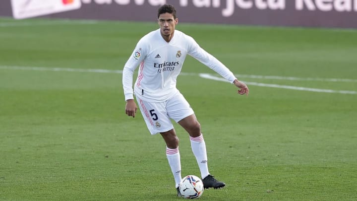 Varane pode trocar o Real Madrid pelo Manchester United. 