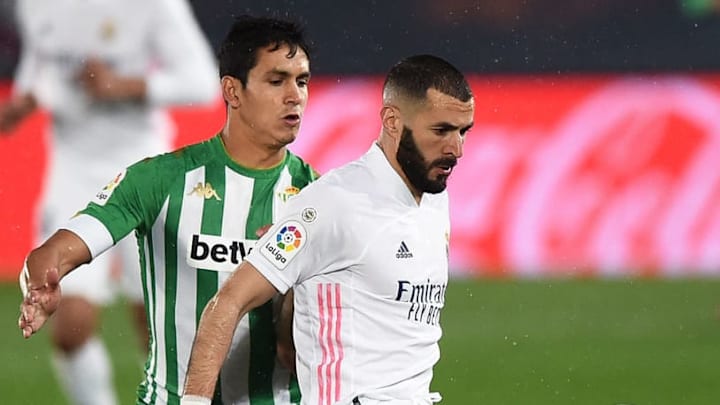 : Aissa Mandi, Karim Benzema