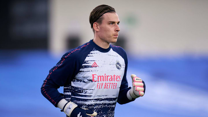 Lunin debe ganarse a Zidane con Ucrania