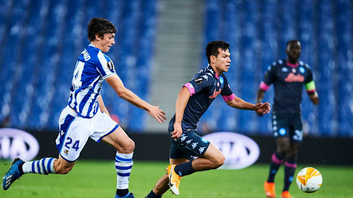 El 'Chuky' Lozano conduciendo el balón en el partido de Europa League contra la Real Sociedad