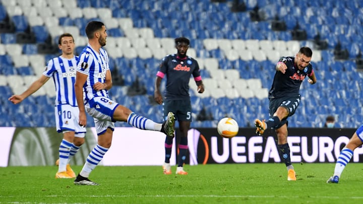 Napoli e Real Sociedad se enfrentam pela última rodada da fase de grupos da Europa League. Napoli e Real Sociedad se enfrentam pela última rodada da fase de grupos da Europa League.