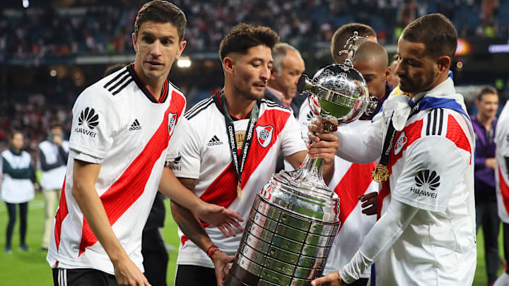 Si vemos que Boca avanza, dejemos que sean felices. Total contra nosotros no van a ganar. Si vemos que Boca avanza, dejemos que sean felices. Total contra nosotros no van a ganar.