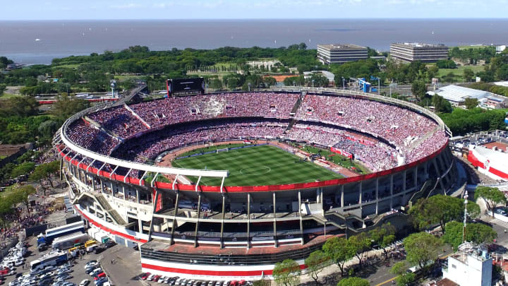 El estadio de River Plate no puede faltar.
