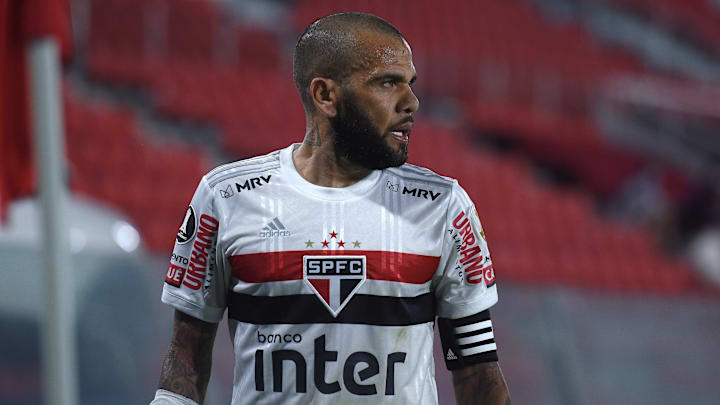 Fora da Conmebol Libertadores, o São Paulo volta suas forças para a Copa do Brasil e Brasileirão. Time tem metas para cumprir. Fora da Conmebol Libertadores, o São Paulo volta suas forças para a Copa do Brasil e Brasileirão. Time tem metas para cumprir.