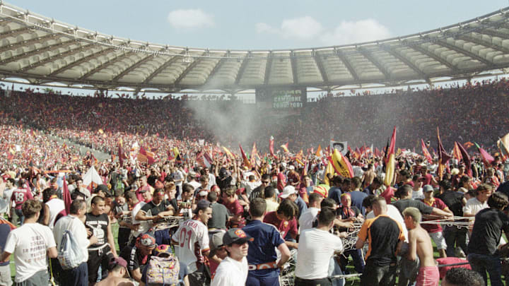 Roma fans celebrate