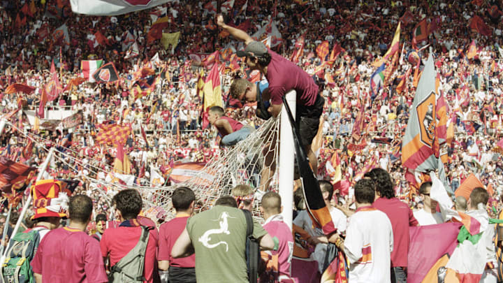 Roma fans celebrate
