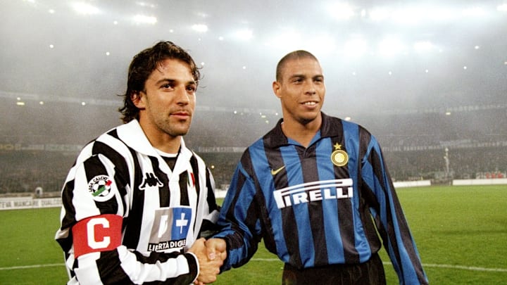 Ronaldo of Inter Milan and Alessandro Del Piero of Juventus