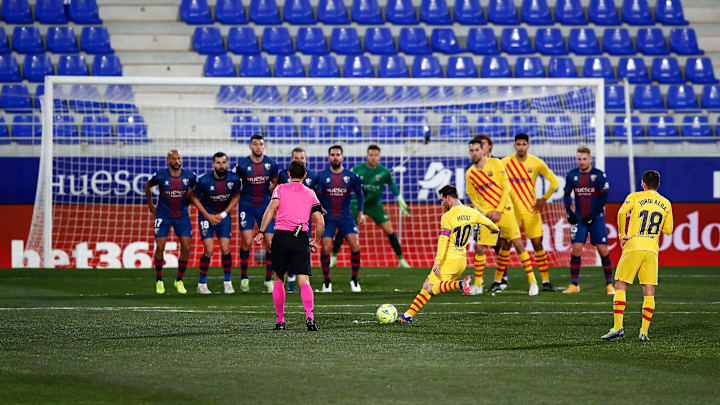 Barcelona e Huesca se enfrentam pela LaLiga. 