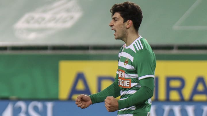 Yusuf Demir défend les couleurs du Rapid Vienne (Autriche). 