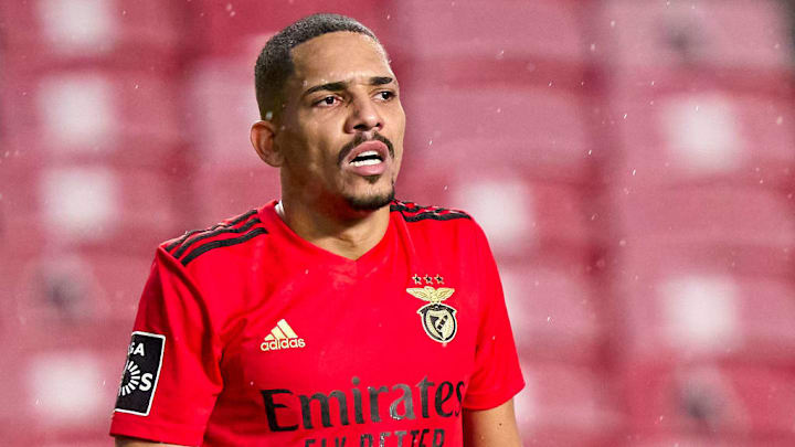 Benfica e Arsenal chegam pressionados à Europa League. 