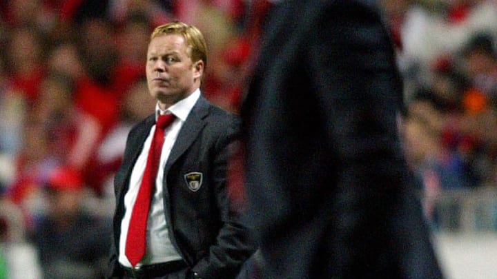 Koeman durante la eliminatoria de Champions League contra el Barcelona
