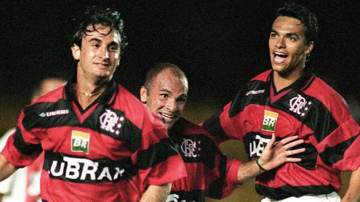 O meia-atacante Rodrigo Mendes fez história ao marcar contra o Vasco no estadual de 1999. O meia-atacante Rodrigo Mendes fez história ao marcar contra o Vasco no estadual de 1999.