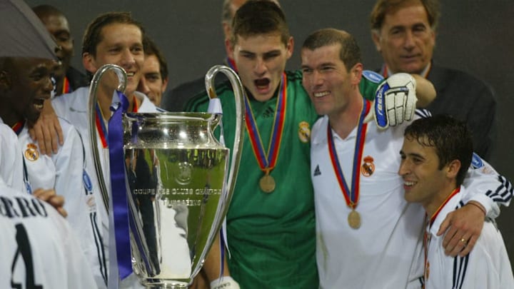 Zidane marcó el gol de su vida en la final de 2002