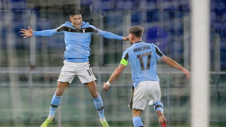 Insigne y Correa celebran un gol contra el Brujas