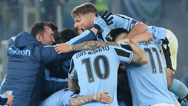 Les joueurs de la Lazio Rome heureux après le but de Sergej Milinkovic-Savic face à l'Inter