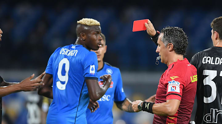 L'espulsione di Victor Osimhen contro il Venezia