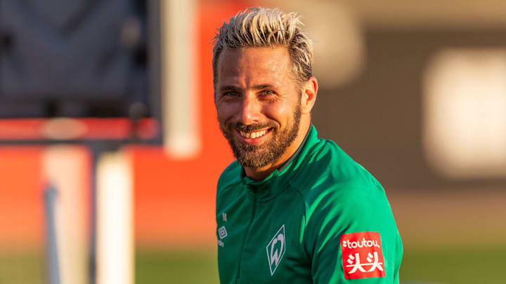 Pizarro se retiró tras jugar su última temporada en Werder Bremen