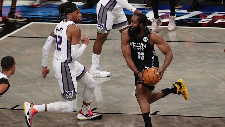 James Harden sigue brillando en Nets