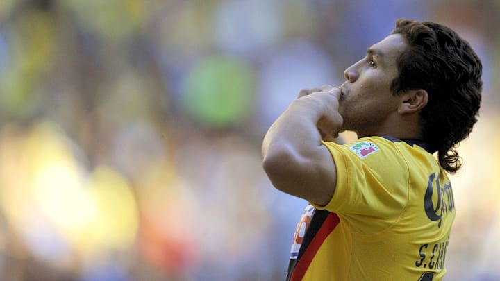 Salvador Cabanas of America celebrates h