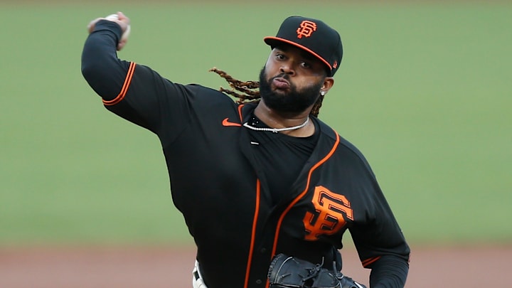 Johnny Cueto se alista para uniformarse con Estrellas Orientales