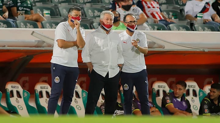 Victor Vucetich, Sergio Almaguer, Carlos Barra