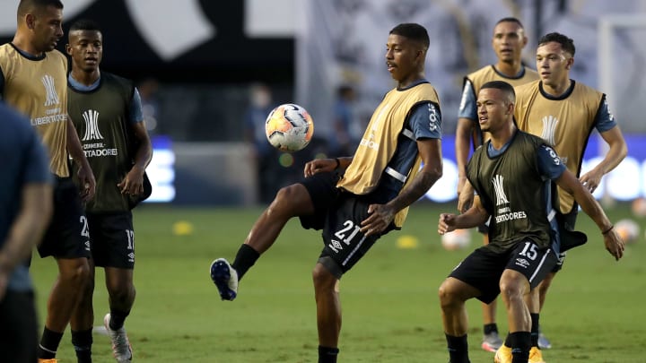 Jean Pyerre está entre os relacionados para o duelo Jean Pyerre está entre os relacionados para o duelo