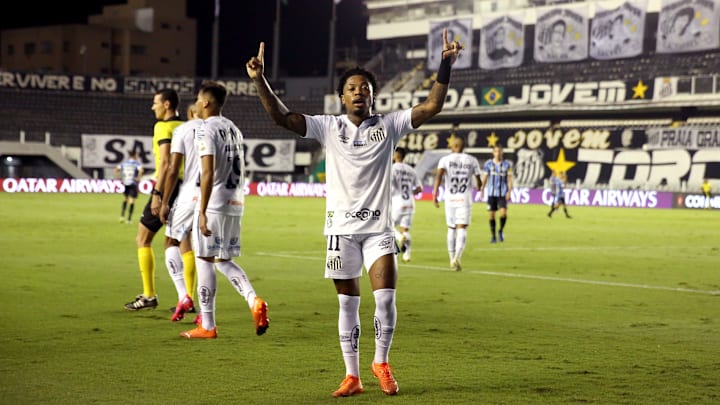 Cianorte e Santos entram em campo pela partida de ida da Terceira Fase da Copa do Brasil. Cianorte e Santos entram em campo pela partida de ida da Terceira Fase da Copa do Brasil.