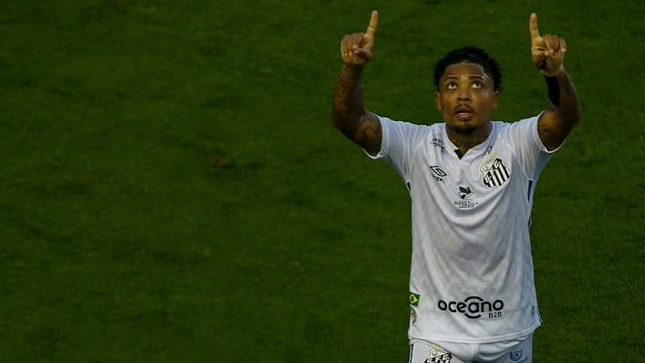 O Santos quer continuar subindo na tabela do Brasileirão 2020.