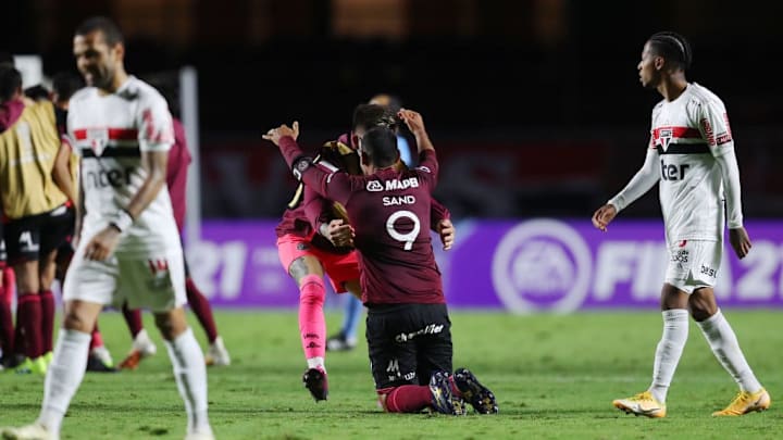 Sao Paulo v Lanus - Copa CONMEBOL Sudamericana 2020