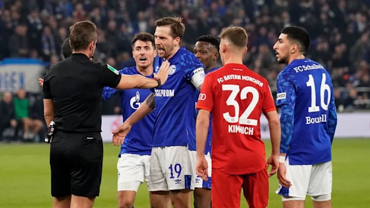 Schalke 04 v Bayern Munchen - German DFB Pokal