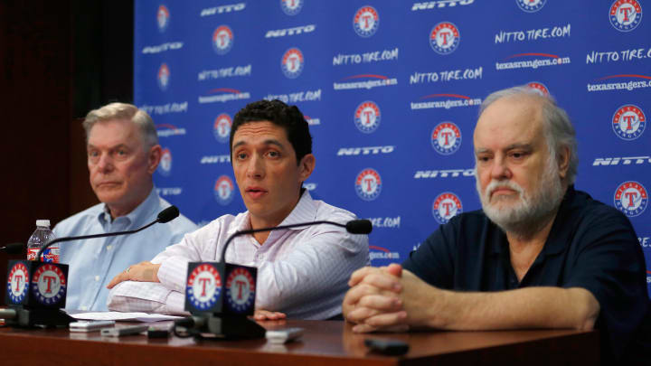 La gerencia no tuvo excusas para explicar la mala temporada de los Rangers