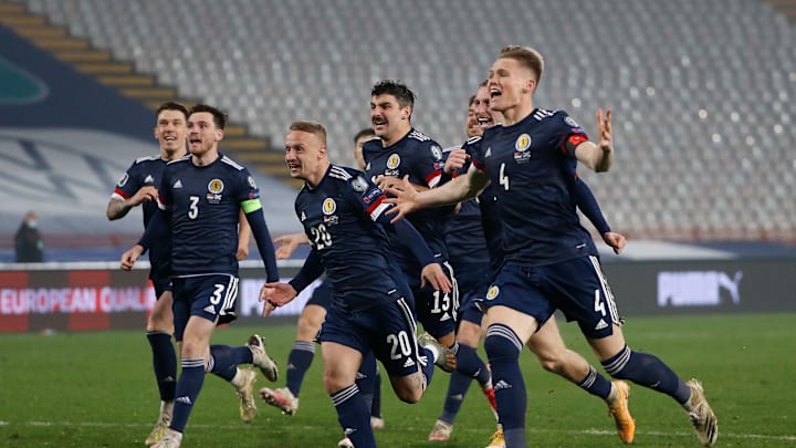 Skotlandia lolos ke Euro 2020 usai mengalahkan Serbia di babak adu penalti.