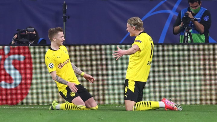 Sevilla FC v Borussia Dortmund  - UEFA Champions League Round Of 16 Leg One