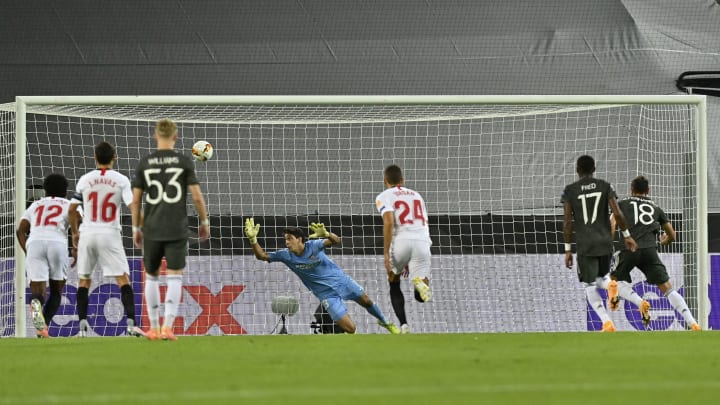 Bruno Fernandes verwandelte im Halbfinale der Europa League seinen Elfmeter wie gewohnt nach einem kleinen Hüpfer Bruno Fernandes verwandelte im Halbfinale der Europa League seinen Elfmeter wie gewohnt nach einem kleinen Hüpfer