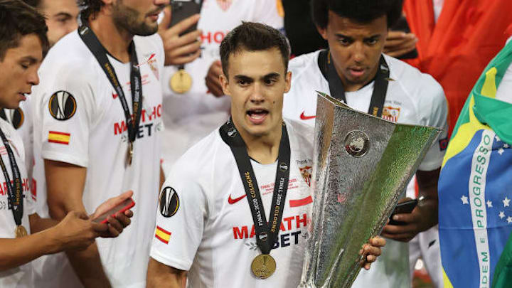 Reguilón ganó la Europa League en su préstamo con el Sevilla.